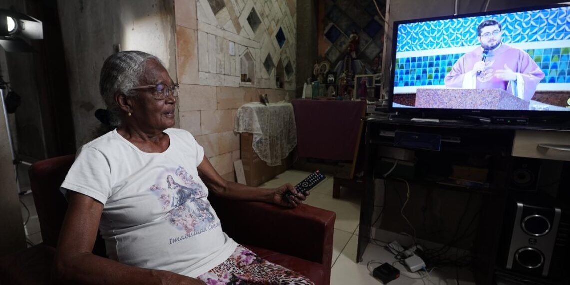 Parabólica digital gratuita chega a 20 cidades da Bahia e vai beneficiar 73 mil famílias