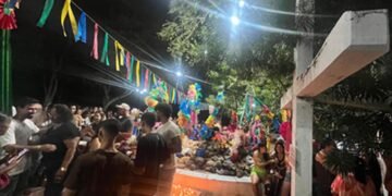 Multidão e fé marcam o segundo dia da Festa de Santa Cruz da Alfavaca em Riachão das Neves