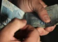 Desenrola Brasil: saiba cDesenrola Brasil: saiba como usar FGTS para pagar dívidas em atrasoomo usar FGTS para pagar dívidas em atraso
