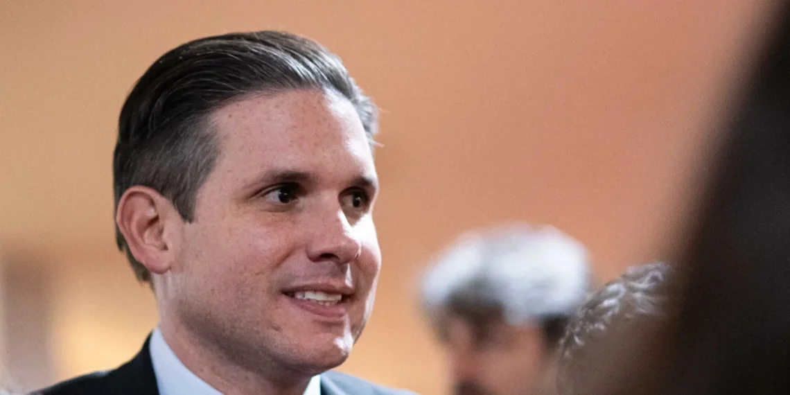 Motta cria oficialmente comissão da PEC que reduz maioridade penal